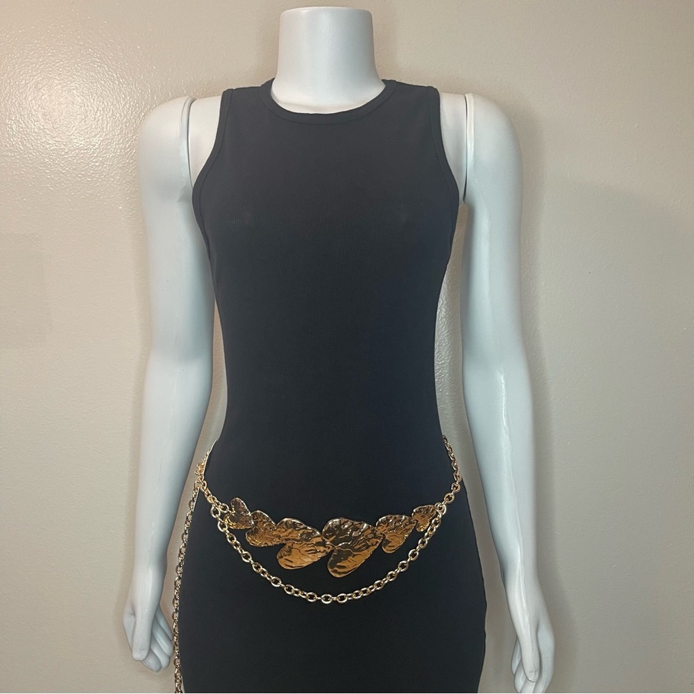 Gold tone metallic hearts statement chain belt - Picture 3 of 10